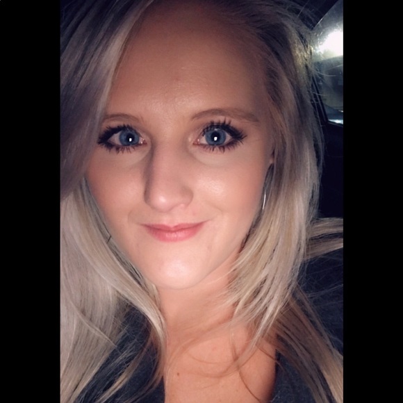 Kelly Burrows - Picture 1 of 1